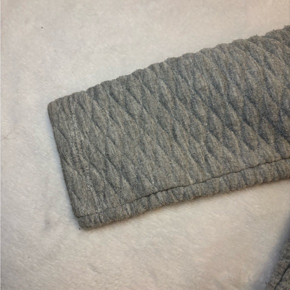 Cat & Jack Gray Quilted Kids Jacket EUC Size 2T - Picture 6 of 16